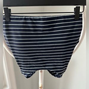 Athleta High-Neck Sports Bra Size Small